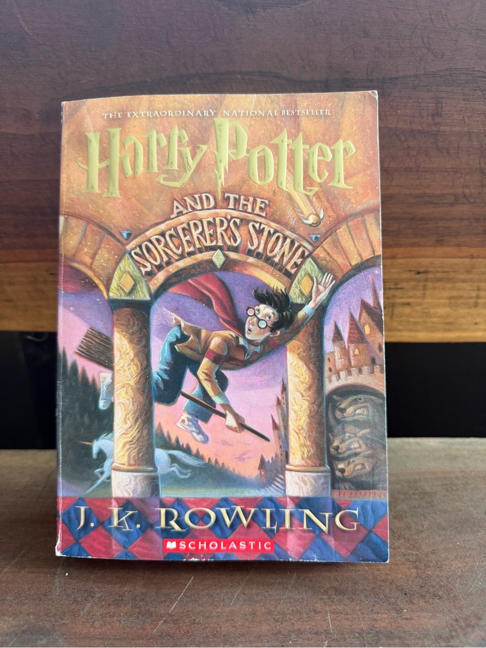 Vintage 1999 Harry Potter and the sorcerers stone book